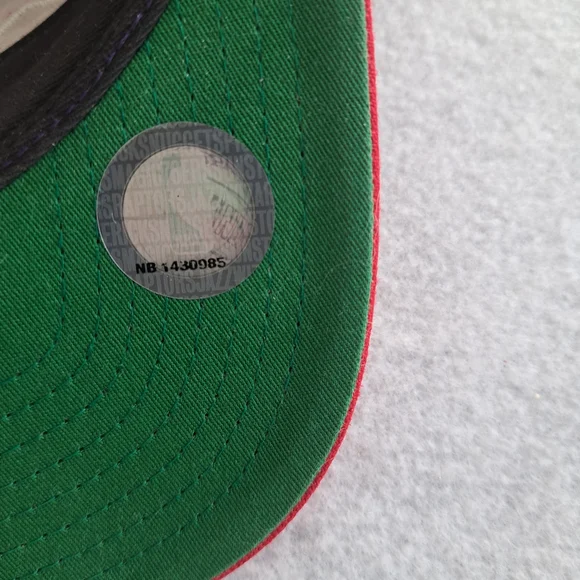 Mitchell & Ness Toronto Raptors two-tone snapback cap in purple and red - Picture 7 of 11